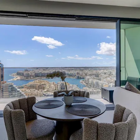 Mercury Tower Luxury شقة