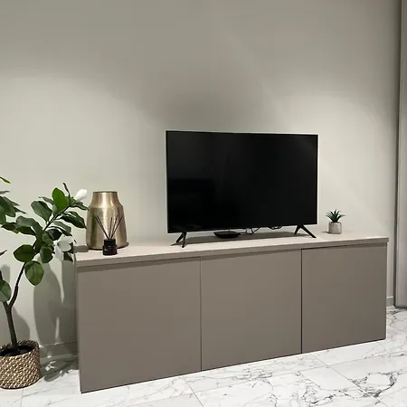 Isle Royal By Mercury Tower Apartment