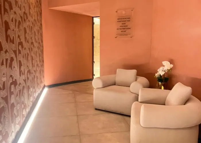 Isle Royal By Mercury Tower Apartment