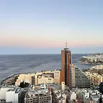 Isle Royal By Mercury Tower Apartment *