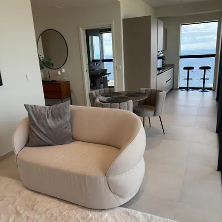 Mercury Tower Luxury Apartamento