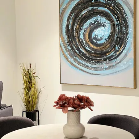 Isle Royal By Mercury Tower Apartment