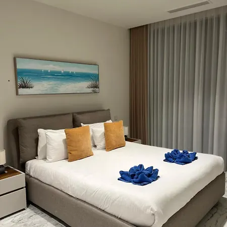 Isle Royal By Mercury Tower Apartment