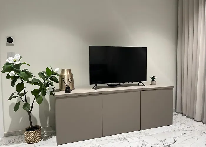 Isle Royal By Mercury Tower 公寓