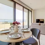 Isle Royal By Mercury Tower Apartment