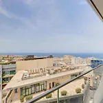 Apartment Isle Royal By Mercury Tower